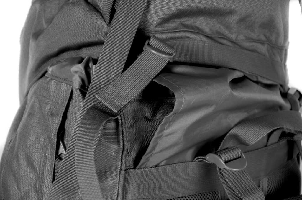 RU100 Trekking-Rucksack XX-Large 104 L schwarz