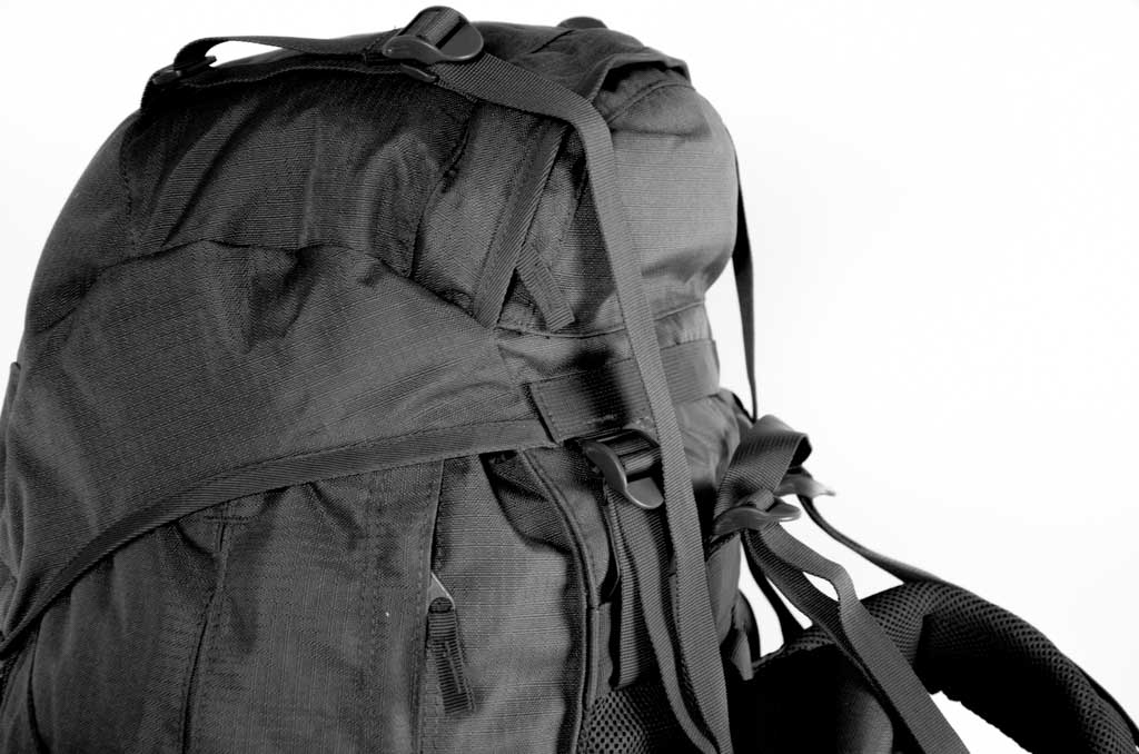 RU100 Trekking-Rucksack XX-Large 104 L schwarz