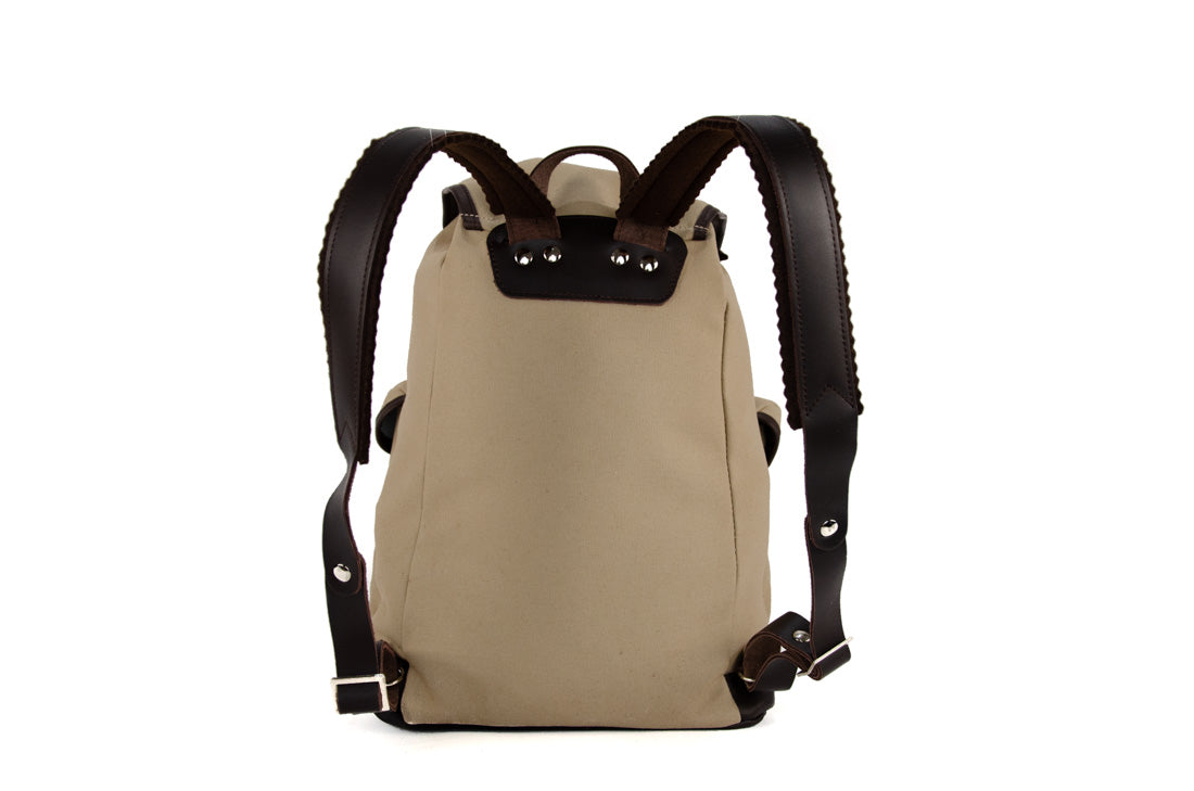 RU135-SA-D Wander- und Freizeitrucksack Lederboden 14 L Sand dunkel