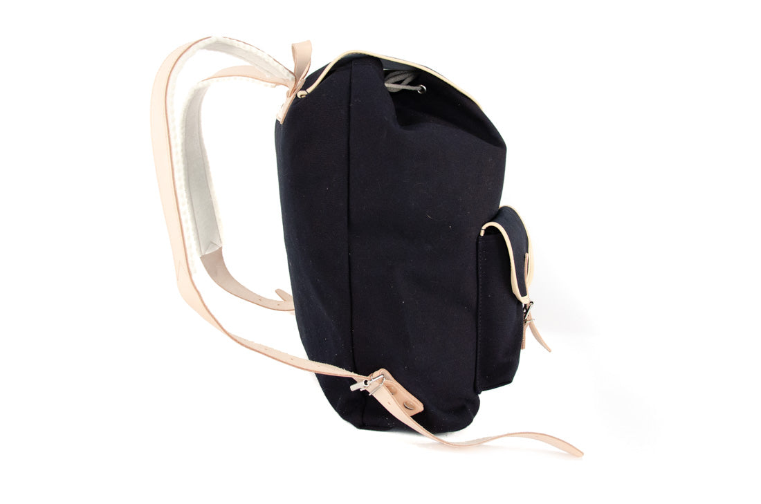 RU137 Baumwoll-Rucksack Schwarz mit hellem Besatz