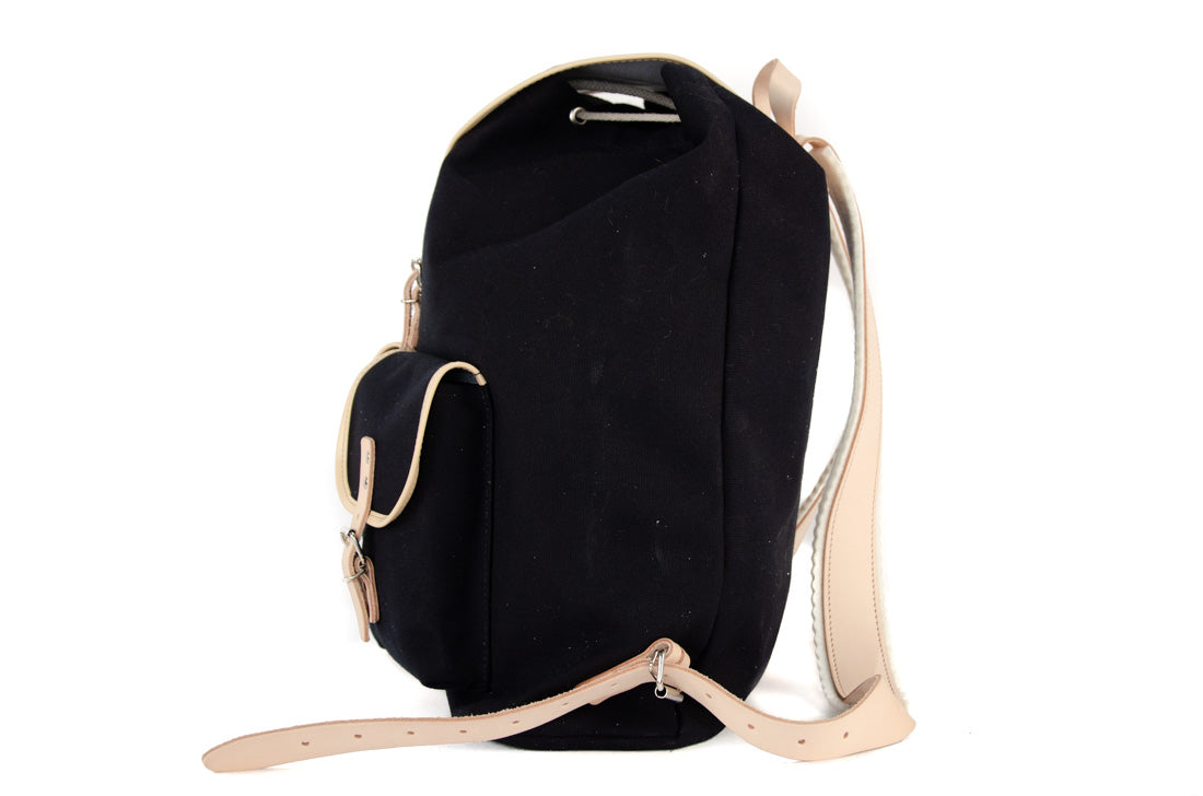 RU137 Baumwoll-Rucksack Schwarz mit hellem Besatz