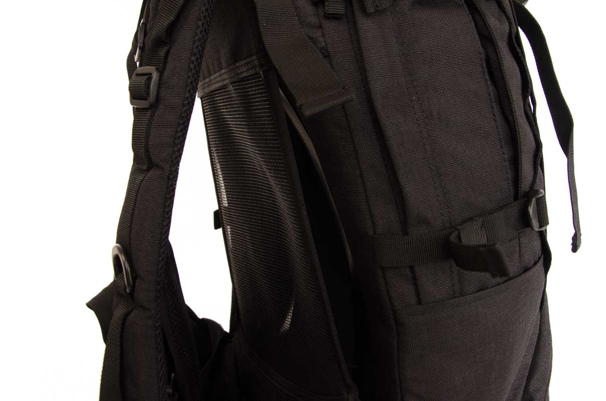 RU940 Rucksack mit gespanntem Netzrücken 35 L Schwarz