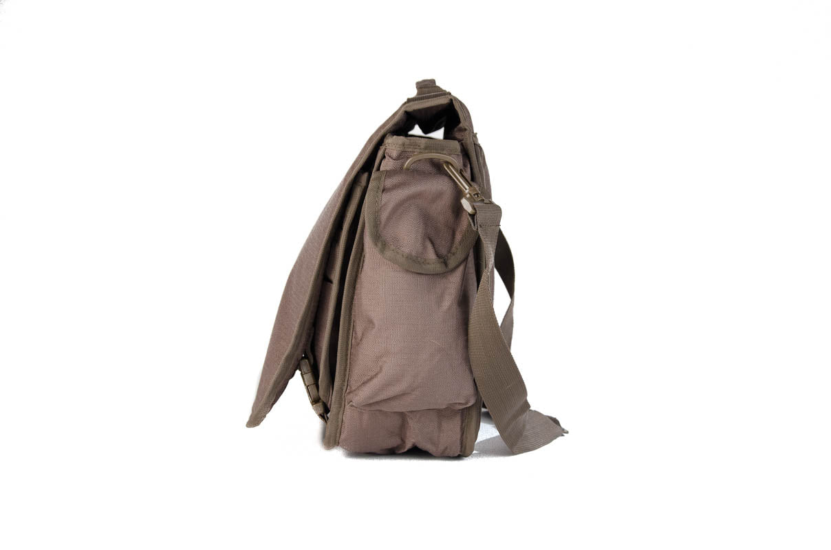 SB22 Multifunktionale Schultertasche mit Organizer - Perfekt für Alltag und Beruf Oliv