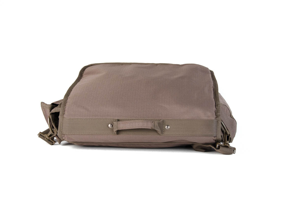 SB22 Multifunktionale Schultertasche mit Organizer - Perfekt für Alltag und Beruf Oliv