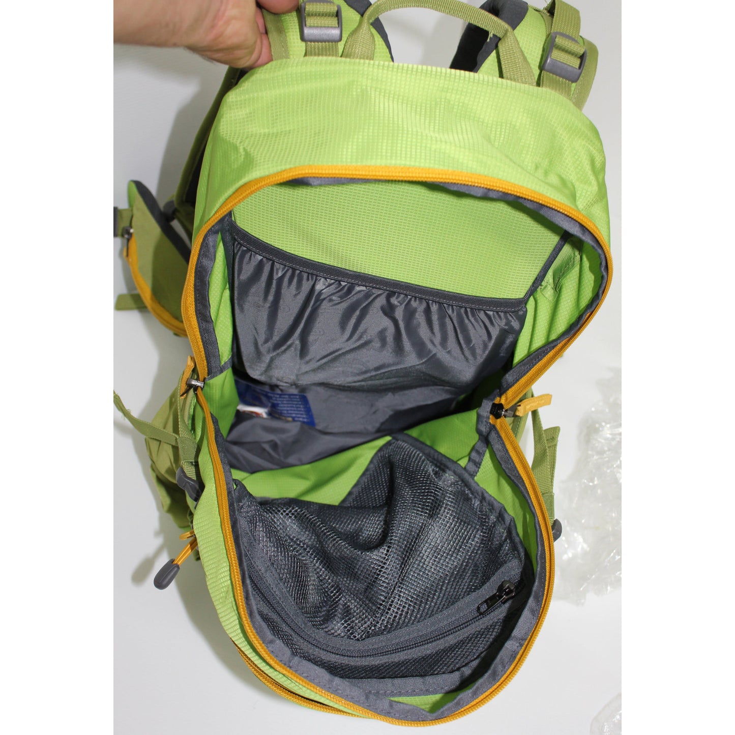 RU31N-GR Wanderrucksack 25L grün | Belüfteter Netzrücken