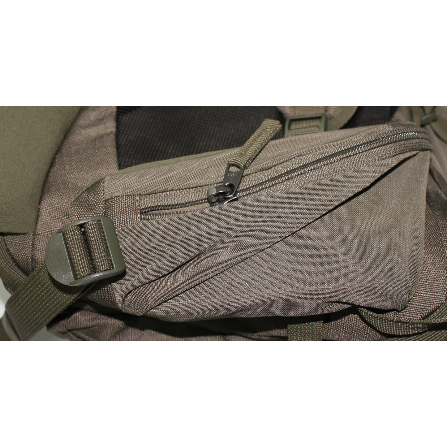 RU31N-OL Wanderrucksack 25L oliv | Belüfteter Netzrücken (Kopie) (Kopie) (Kopie)