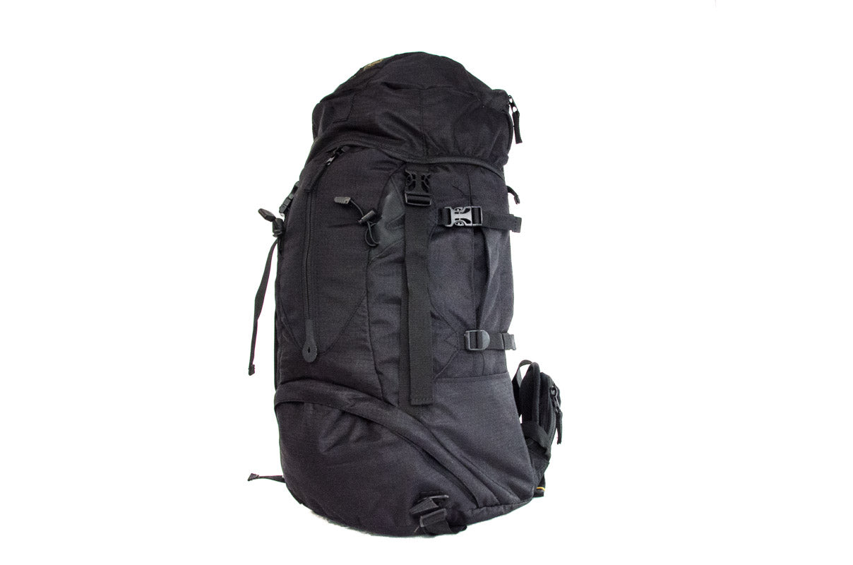 RU940 backpack with tensioned mesh back 35 l black